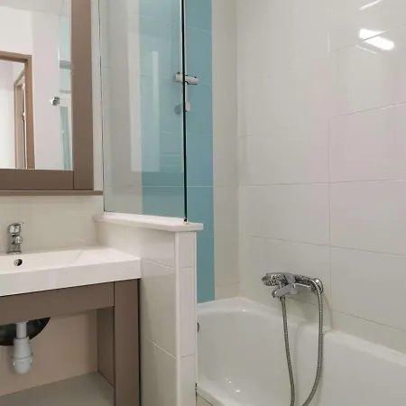 Renove 2 Pieces Cannes, Plage, Piscines, Parking Prive - Fr-1-609-5 Apartment *
